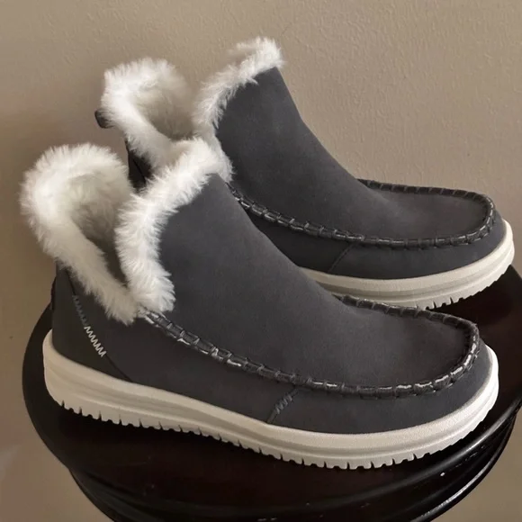 Hey Dude Charcoal and White Faux Fur Lined Slipper - Picture 2 of 8